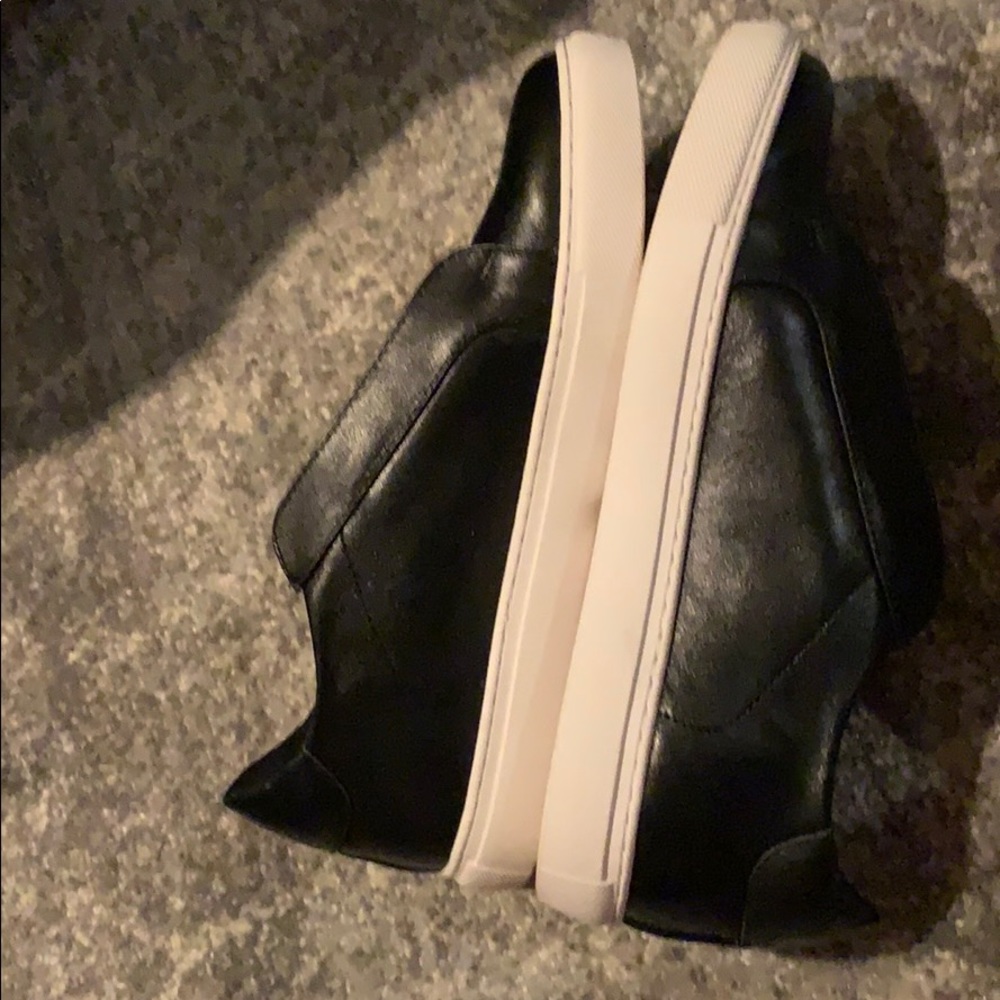 Shoes - Picture 4 of 6